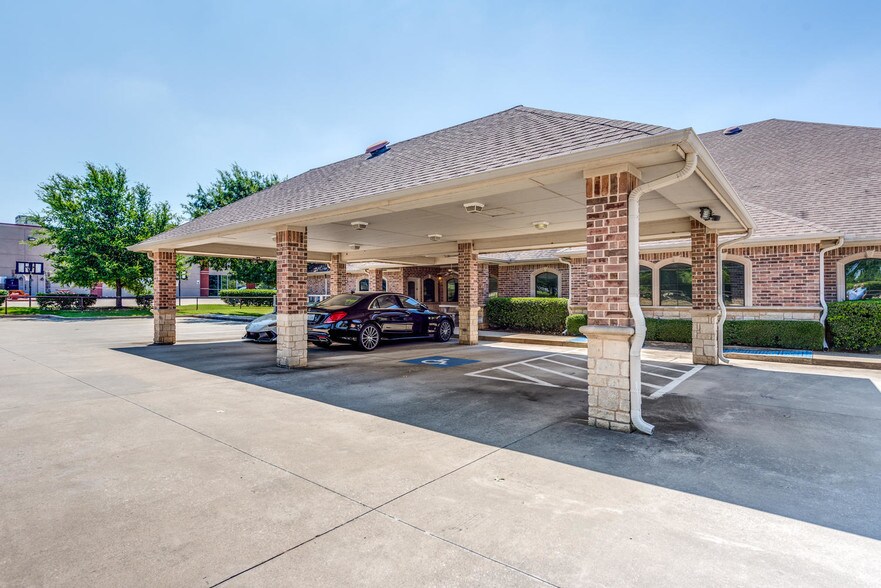 1010 Mustang Dr, Grapevine, TX for lease - Building Photo - Image 2 of 26