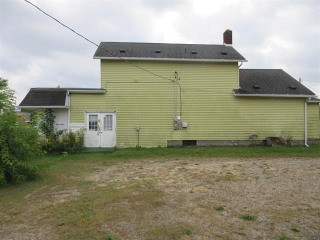 1100-1102 Garfield Ave, Bay City, MI à vendre - Photo du bâtiment - Image 2 de 14