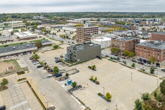 319 SW 5th St, Des Moines, IA - Aerial map view