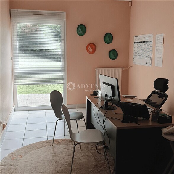 Office in Maxéville for lease - Interior Photo - Image 2 of 5