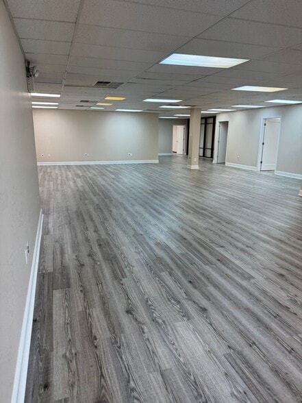 630 Parkway Dr S, Broomall, PA for lease - Building Photo - Image 3 of 9
