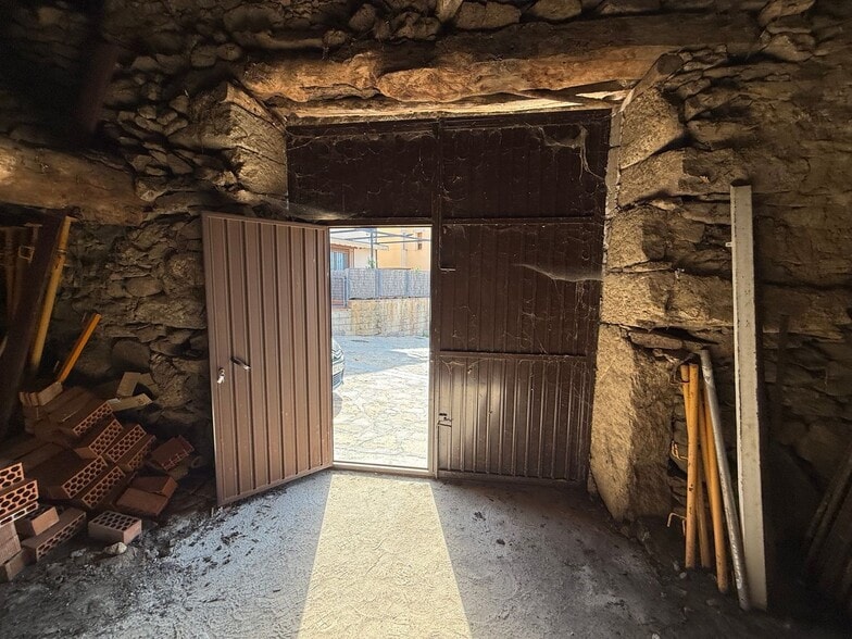 Calle Pasaderas, 61, San Lorenzo de Tormes, Ávila for sale - Interior Photo - Image 3 of 6