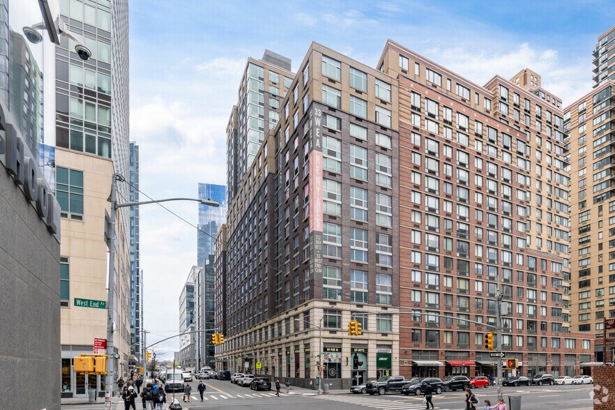 33 West End Ave, New York, NY for lease - Primary Photo - Image 2 of 9