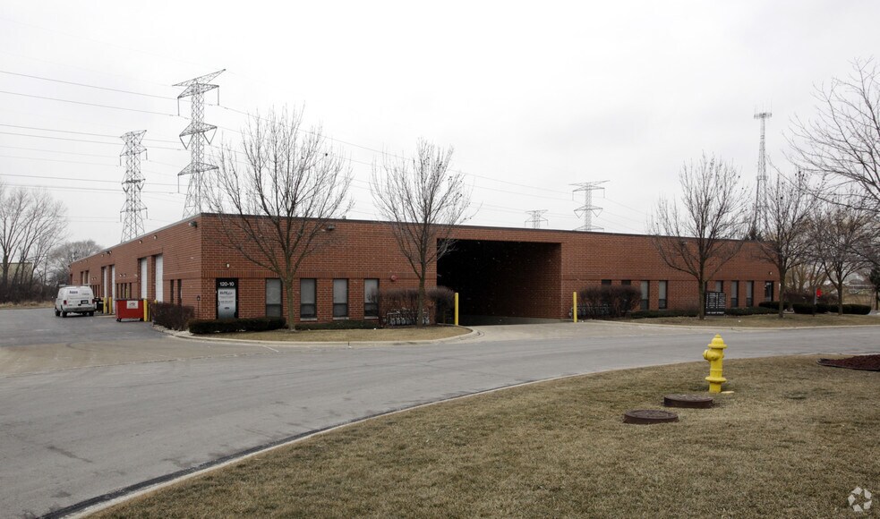 120 Easy St, Carol Stream, IL à louer - Photo du bâtiment - Image 3 de 4