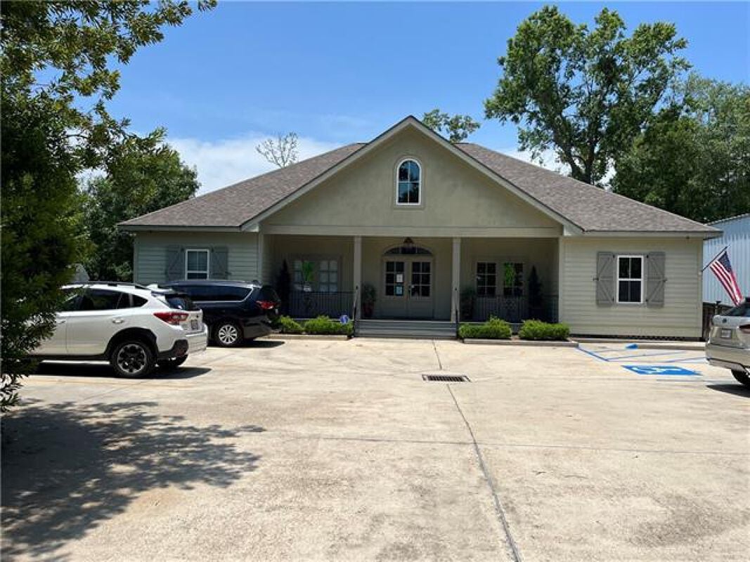 800 Ramon St, Mandeville, LA à louer Photo du bâtiment- Image 1 de 7