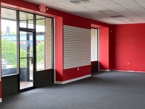 1401-1429 Bernath Pky, Toledo, OH for lease Interior Photo- Image 2 of 6