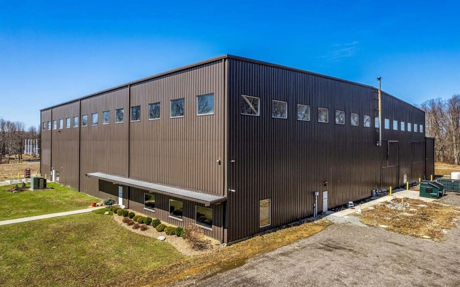 5221 S Cleveland Massillon Rd, Norton, OH à louer - Photo du bâtiment - Image 3 de 5