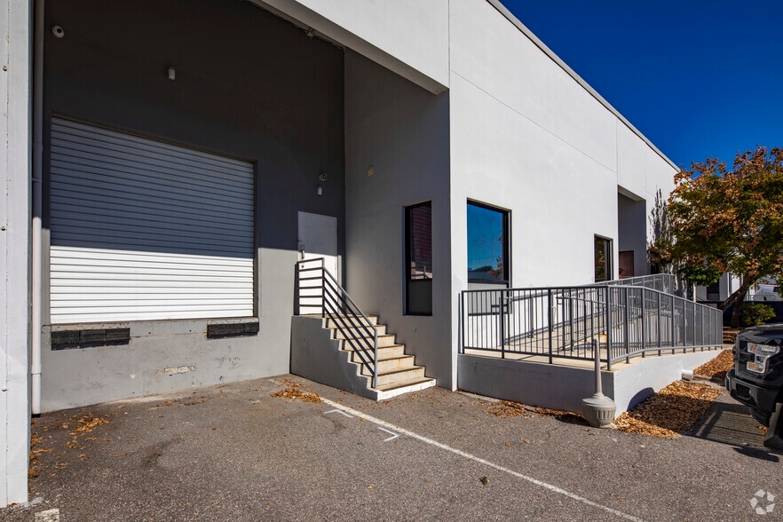 5501-5519 Pioneer Park Blvd, Tampa, FL à louer - Photo du bâtiment - Image 2 de 27