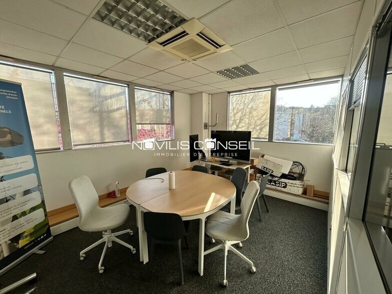 Office in Toulouse for lease - Interior Photo - Image 2 of 7
