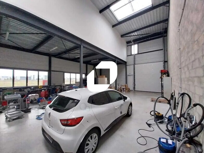 10 Boulevard De La Communauté, Buchelay for lease - Interior Photo - Image 1 of 9