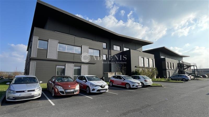 Office in Ferrières-en-Brie for lease - Building Photo - Image 3 of 12