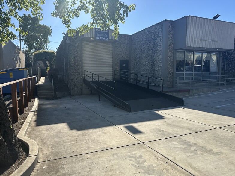 3380 Vincent Rd, Pleasant Hill, CA for lease - Building Photo - Image 3 of 11