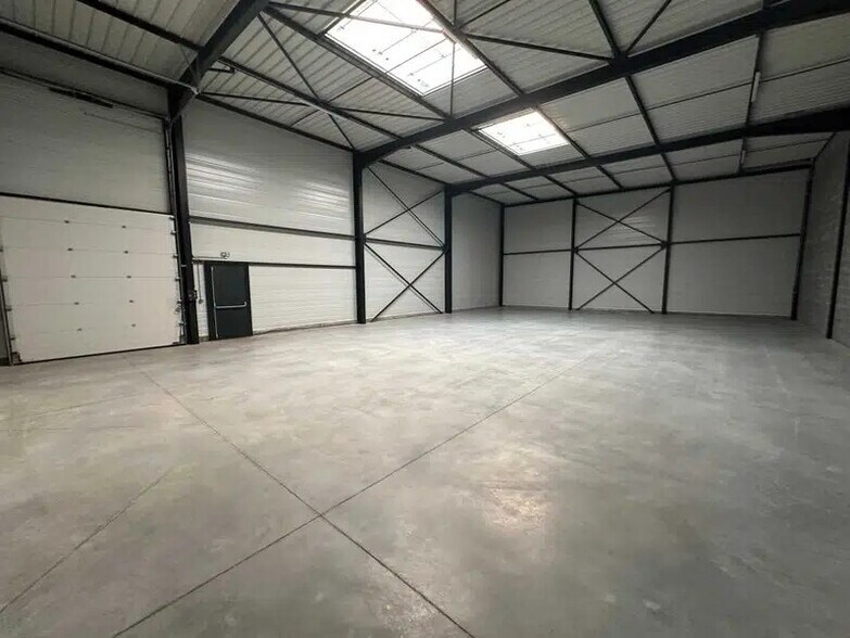 150B Rue Ampère, Genay for lease - Interior Photo - Image 3 of 10