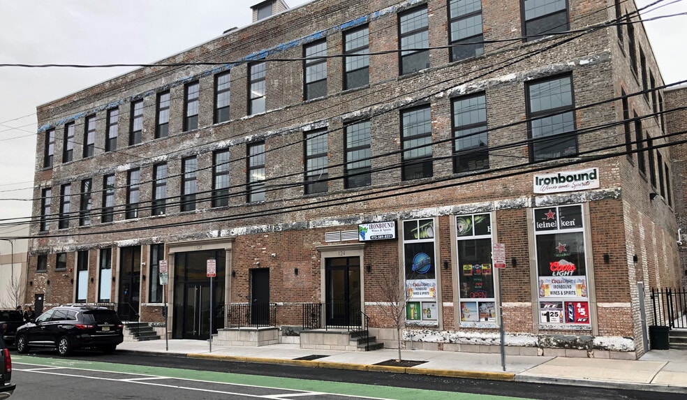 118 Adams St, Newark, NJ for lease - Building Photo - Image 1 of 2