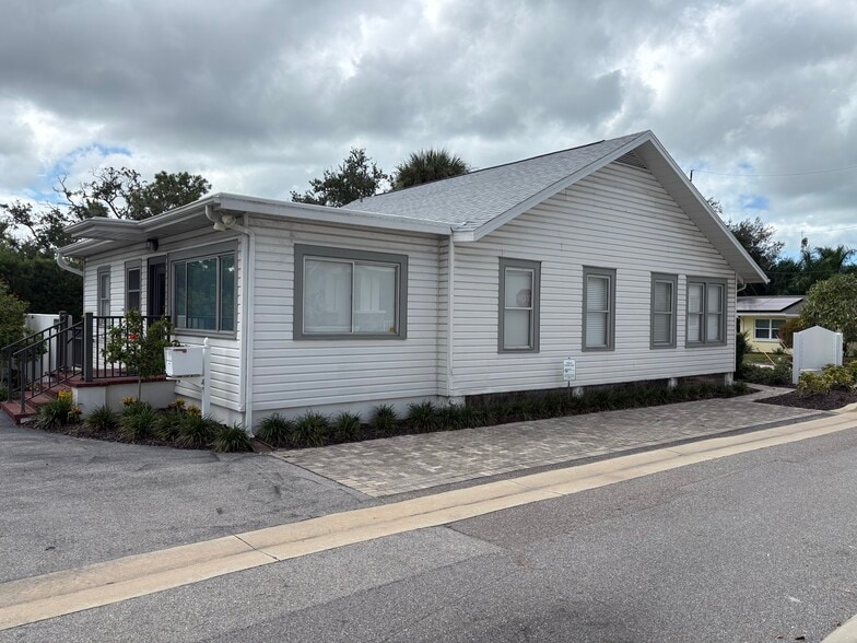 535 Lafayette Ct, Sarasota, FL for lease - Building Photo - Image 3 of 18