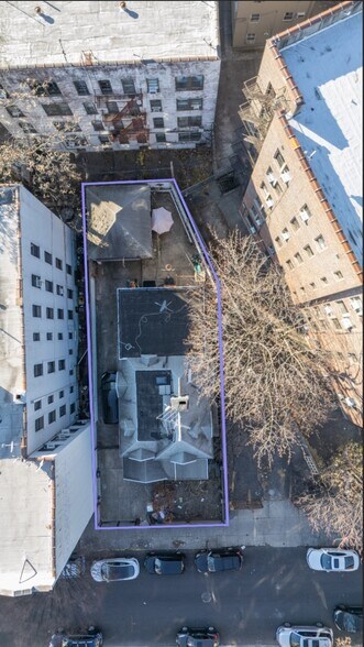 588 E 22nd St, Brooklyn, NY à vendre - Photo du bâtiment - Image 2 de 5