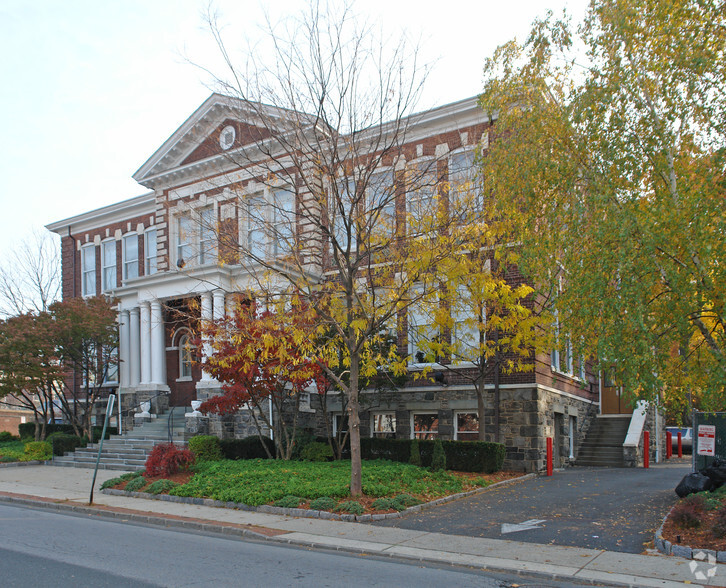 16 School St, Rye, NY à vendre - Photo principale - Image 1 de 1