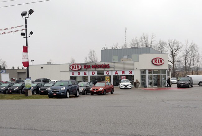 Plus de détails pour 1 Malcolm Rd, Guelph, ON - Commerce de détail à vendre