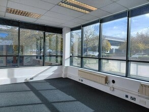 Gillette Way, Reading for lease Interior Photo- Image 1 of 2