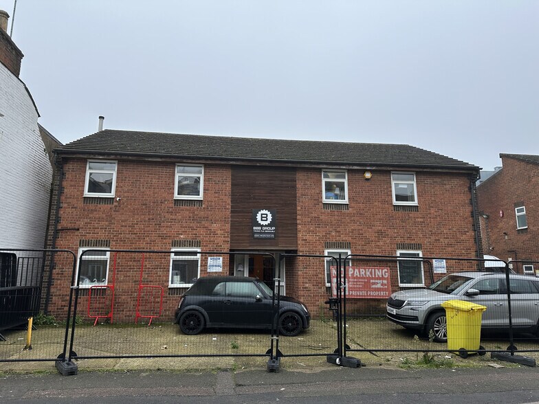 25-33 Hastings St, Luton à vendre - Photo du bâtiment - Image 3 de 3