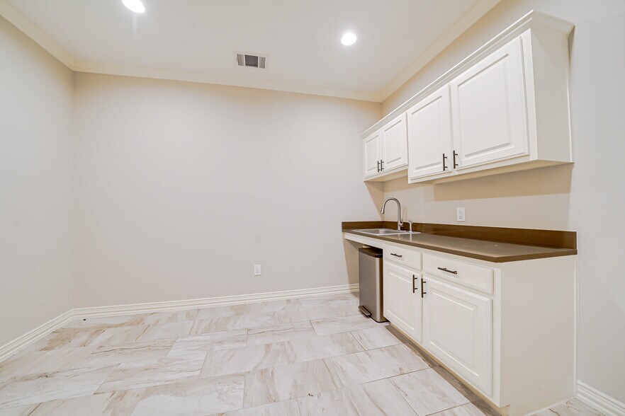 8751 Collin McKinney Pky, McKinney, TX à louer - Photo du bâtiment - Image 3 de 11
