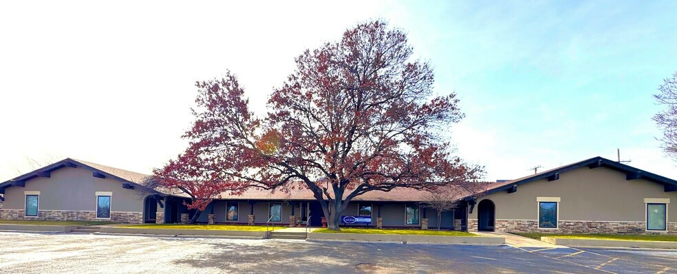 5625 Fulton Dr, Amarillo, TX à vendre - Photo du bâtiment - Image 1 de 16