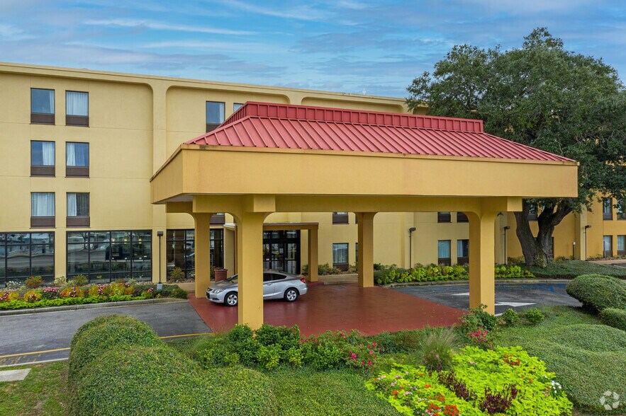 11 Ashley Point Dr, Charleston, SC à vendre - Photo du bâtiment - Image 2 de 2