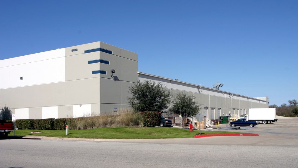 9013 Tuscany Way, Austin, TX for lease - Building Photo - Image 2 of 4