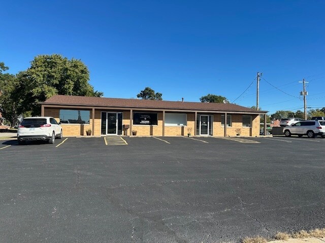 118 W Locust St, Independence, KS à vendre - Photo du bâtiment - Image 3 de 23