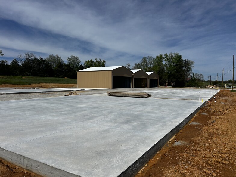 245 Meadowlake Dr, Kingston, TN for sale - Building Photo - Image 3 of 6