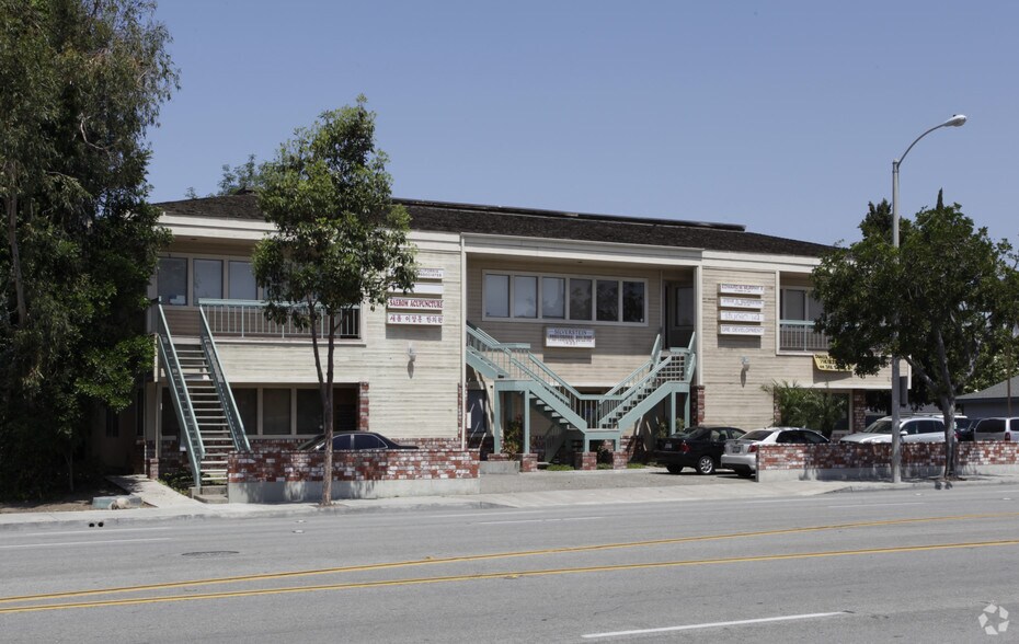 14351 Red Hill Ave, Tustin, CA à louer - Photo du bâtiment - Image 2 de 4