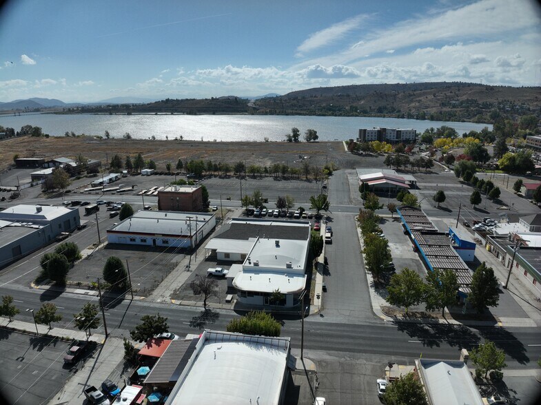 606 S 6th St, Klamath Falls, OR à vendre - Photo du bâtiment - Image 2 de 52