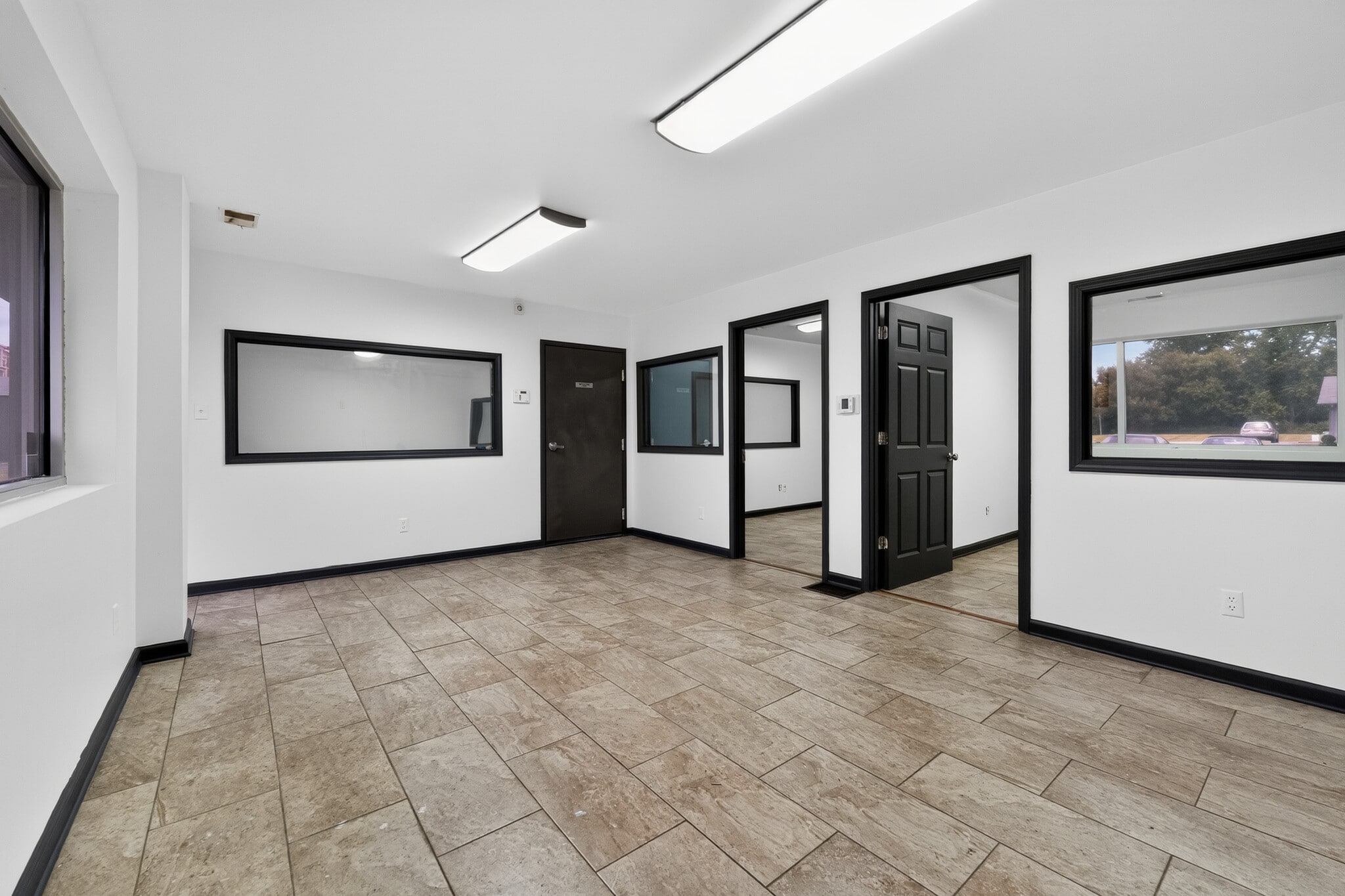 519-535 Industrial Dr, Carmel, IN for lease Interior Photo- Image 1 of 7