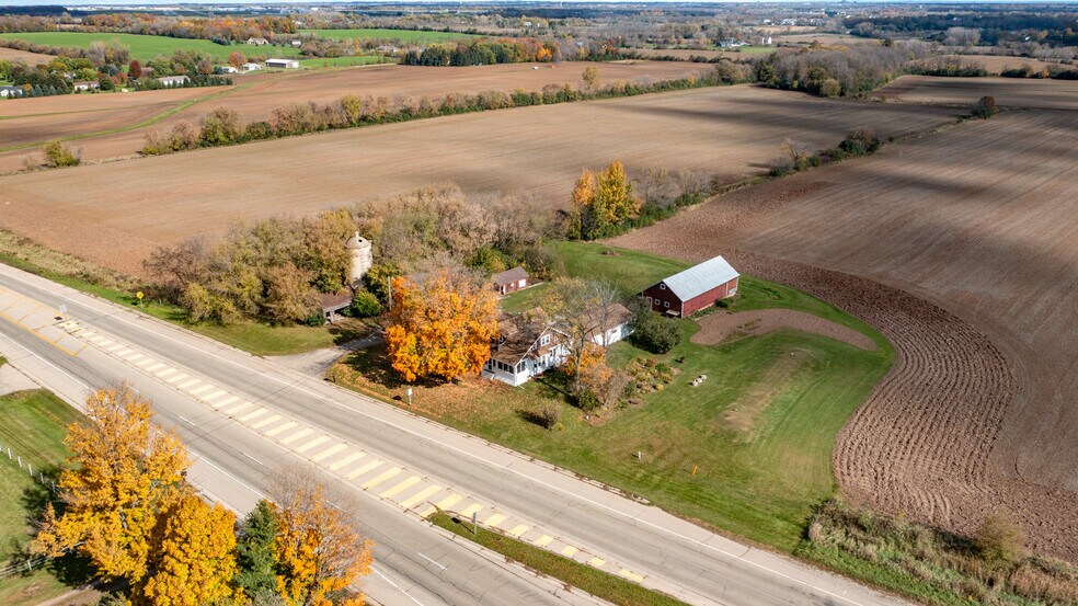 9134 Highway 76, Neenah, WI à vendre - Photo du bâtiment - Image 1 de 19