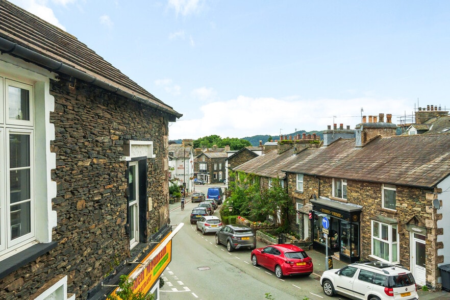 3 Victoria St, Windermere à vendre - Photo du bâtiment - Image 3 de 5