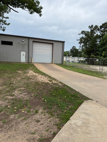 107 Ltr Park Dr, Longview, TX à louer - Photo du bâtiment - Image 3 de 10