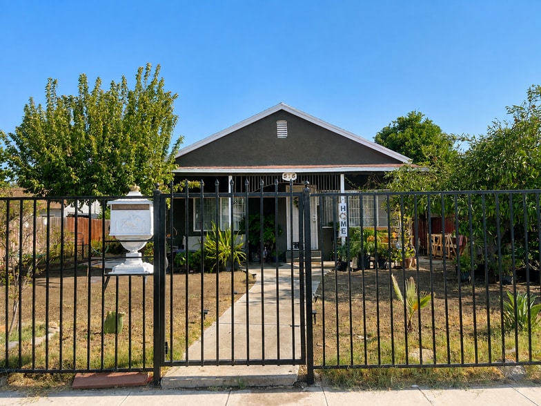 515 Wilson Ave, Bakersfield, CA for sale - Building Photo - Image 2 of 33