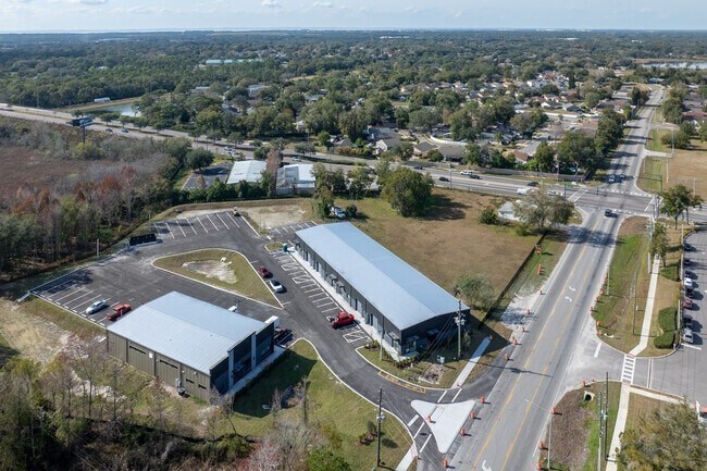 2040 Apopka Blvd, Apopka, FL à louer - Photo du bâtiment - Image 3 de 4