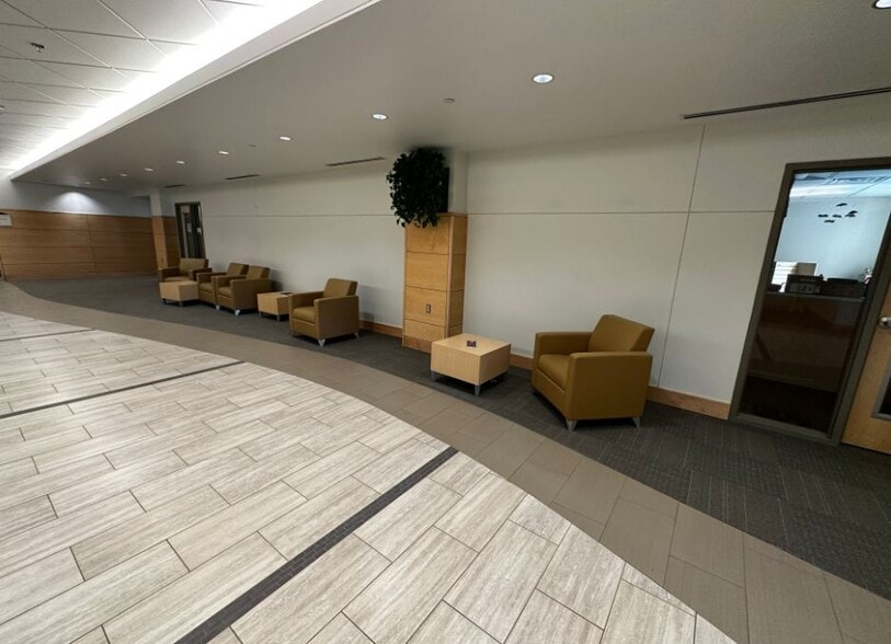 2925 Debarr Rd, Anchorage, AK à louer - Photo intérieure - Image 2 de 7