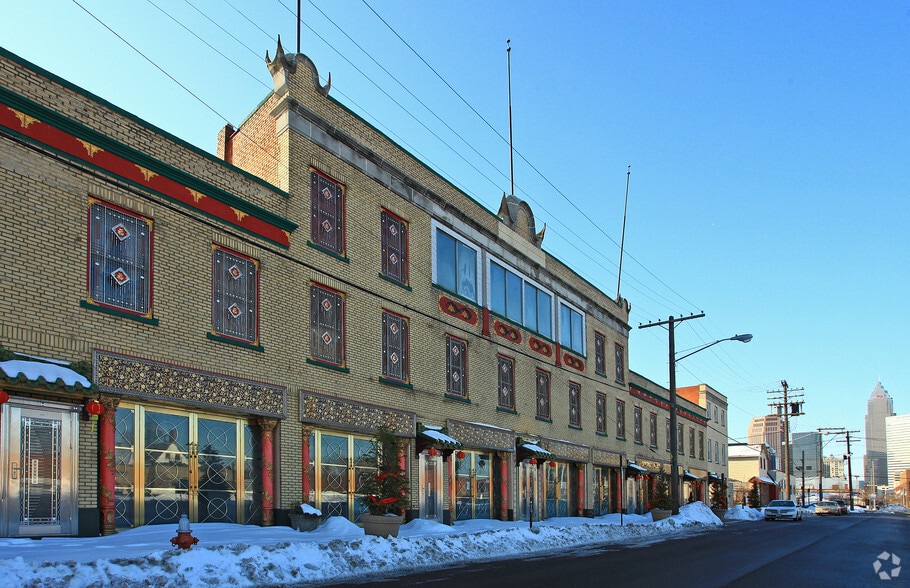 Portfolio of 4 properties for sale on LoopNet.ca - Primary Photo - Image 1 of 4