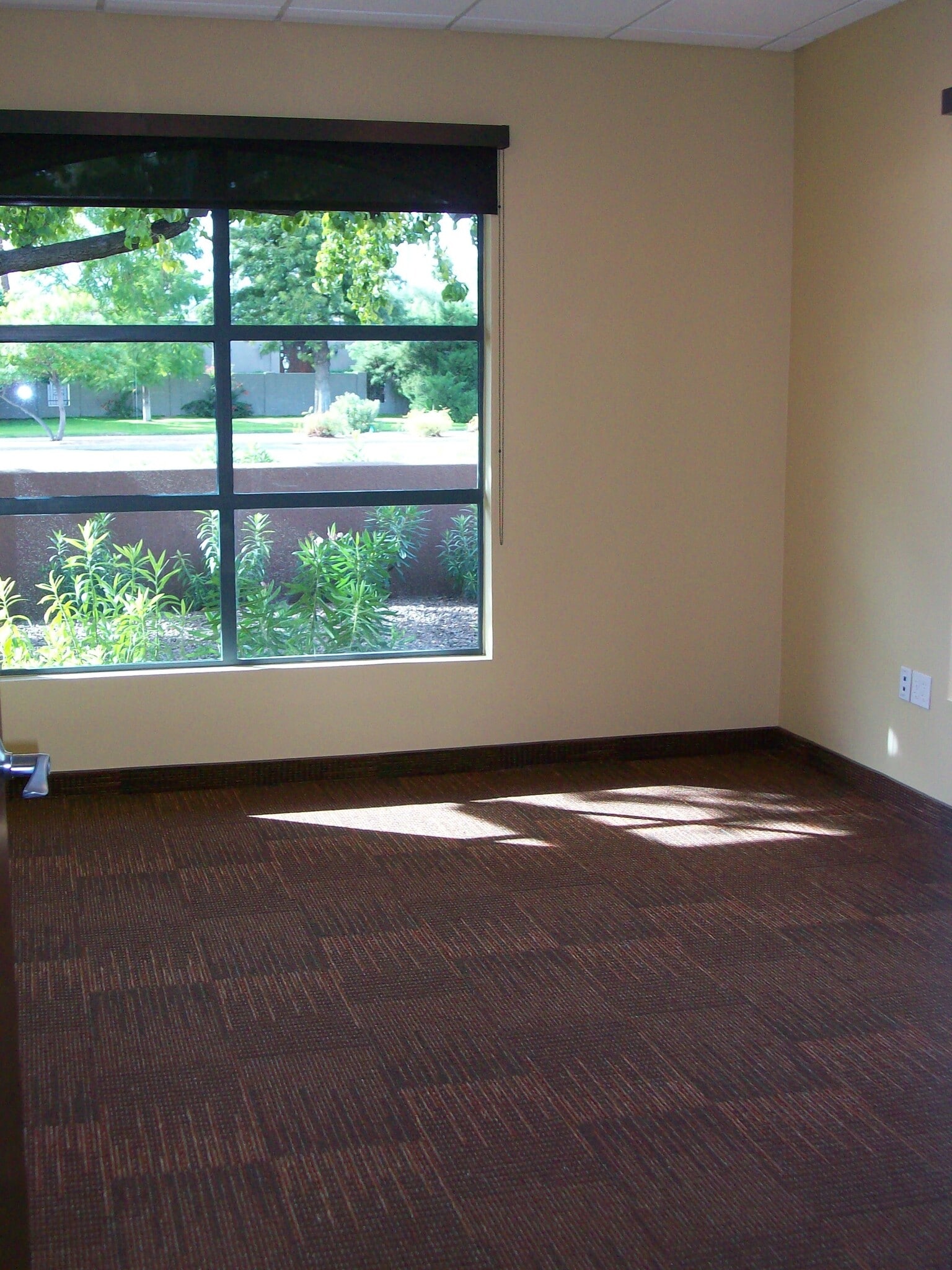 5635 N Scottsdale Rd, Scottsdale, AZ for lease Interior Photo- Image 1 of 1