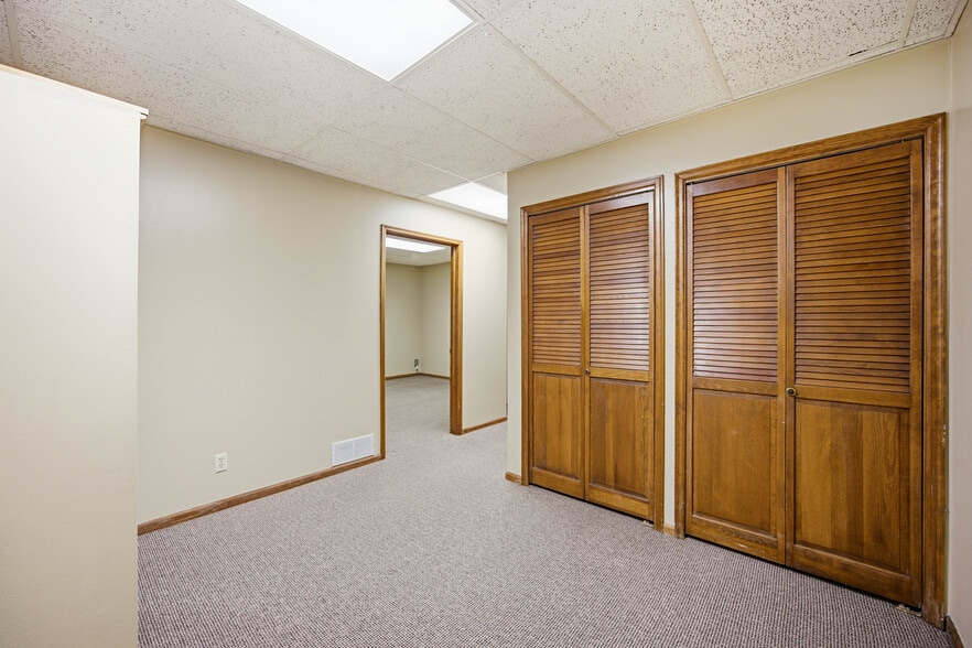 110 SE Grant St, Ankeny, IA à vendre - Photo du bâtiment - Image 2 de 22