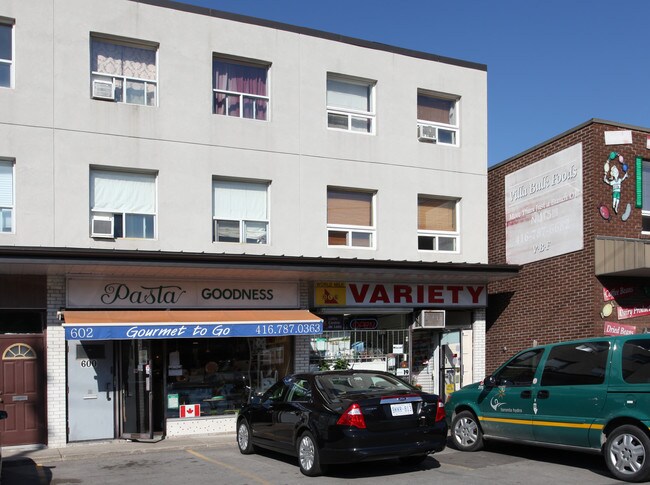 Plus de détails pour 604 Marlee Ave, Toronto, ON - Commerce de détail à vendre