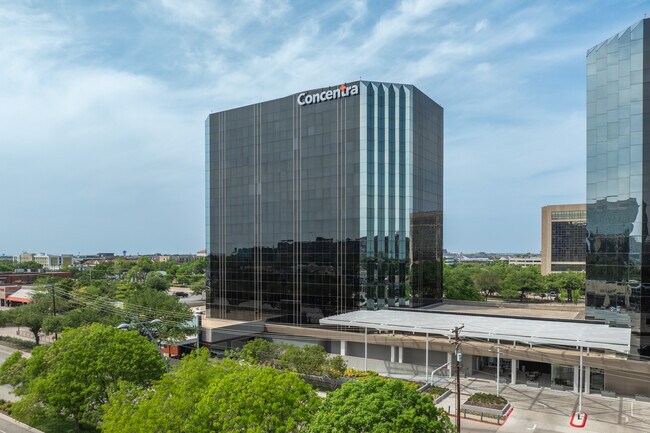 Plus de détails pour 5080 Spectrum Dr, Addison, TX - Commerce de détail à louer