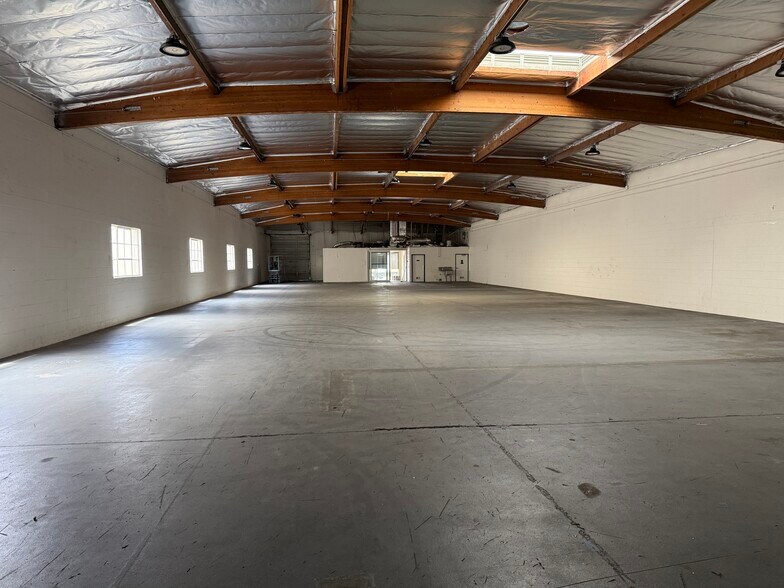 19761 Bahama St, Northridge, CA à louer - Photo du bâtiment - Image 3 de 7