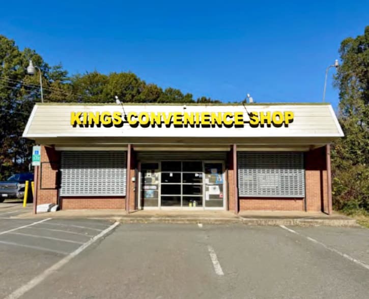 14306 & 14310 Minnieville Rd portfolio of 2 properties for sale on LoopNet.ca - Building Photo - Image 3 of 17