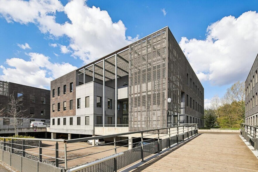 314 Allée Des Noisetiers, Limonest à vendre - Photo du bâtiment - Image 1 de 14