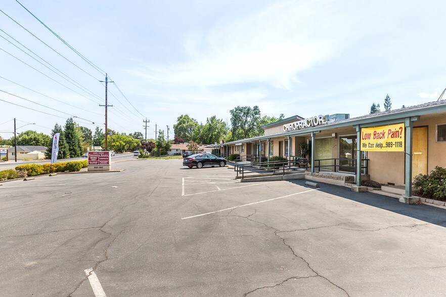 6045-6047 Hazel Ave, Orangevale, CA à louer - Photo du bâtiment - Image 2 de 5