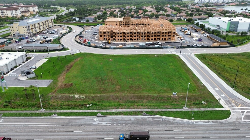 2350 Champion Ring Rd, Fort Myers, FL for lease - Building Photo - Image 2 of 7