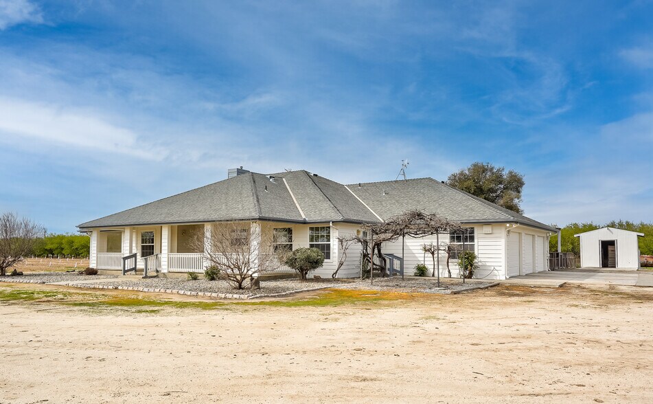 10277 Road 28 1/2, Madera, CA à vendre - Photo du bâtiment - Image 2 de 36